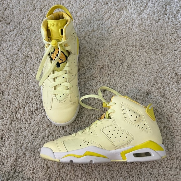 Jordan Other - Jordan retro 6 citron size 6Y
